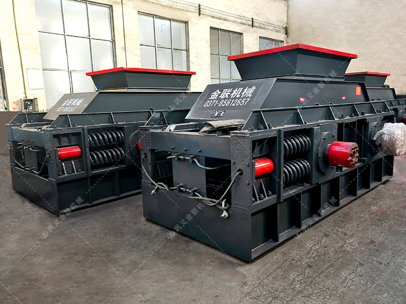 2PG1500X800大型對輥破碎機發(fā)住陜西漢中破碎石英砂